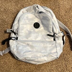 Lululemon crew bag pack 22L